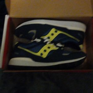 Size 11 Saucony shoes